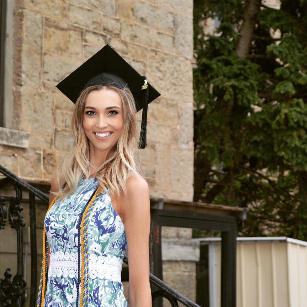 Meet your Posher, Nicole
